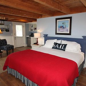 Deluxe King Suite